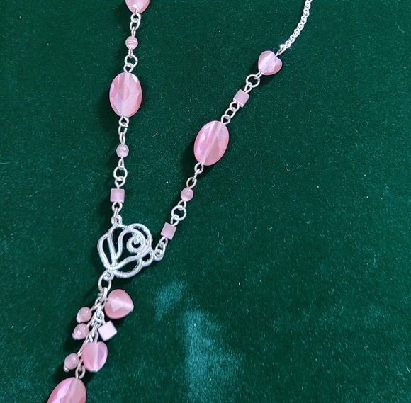 1928®️ Rose Beads Silvertone Necklace - Picture 6 of 8